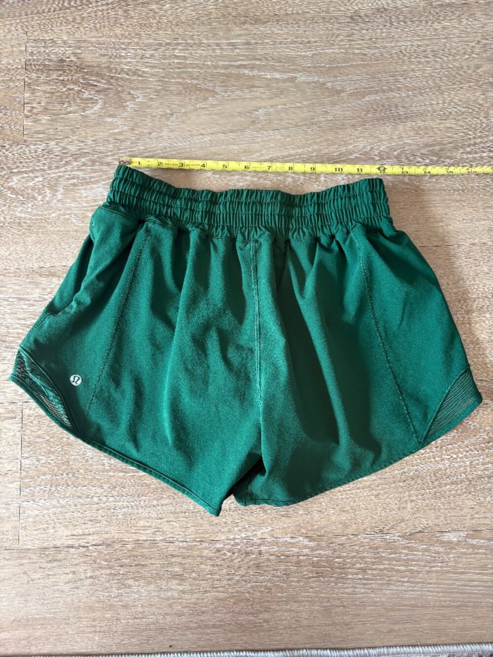 Lululemon Hotty Hot High Rise Shorts 4 Everglade Green Size 6